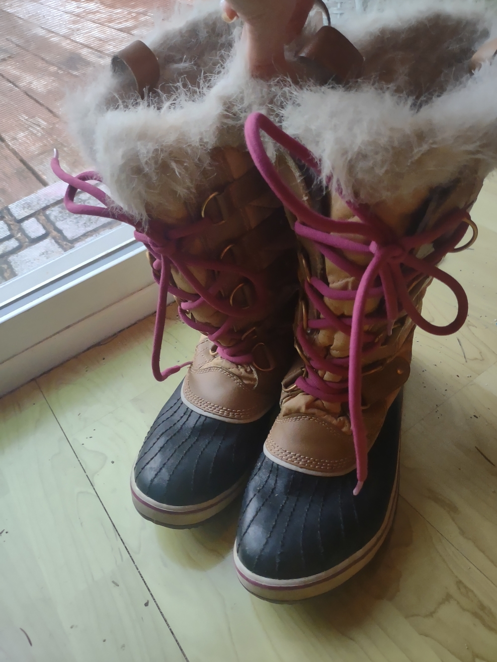Sorel Tan Black Pink Lace-Up Winter Rain Boots with Fur Trim